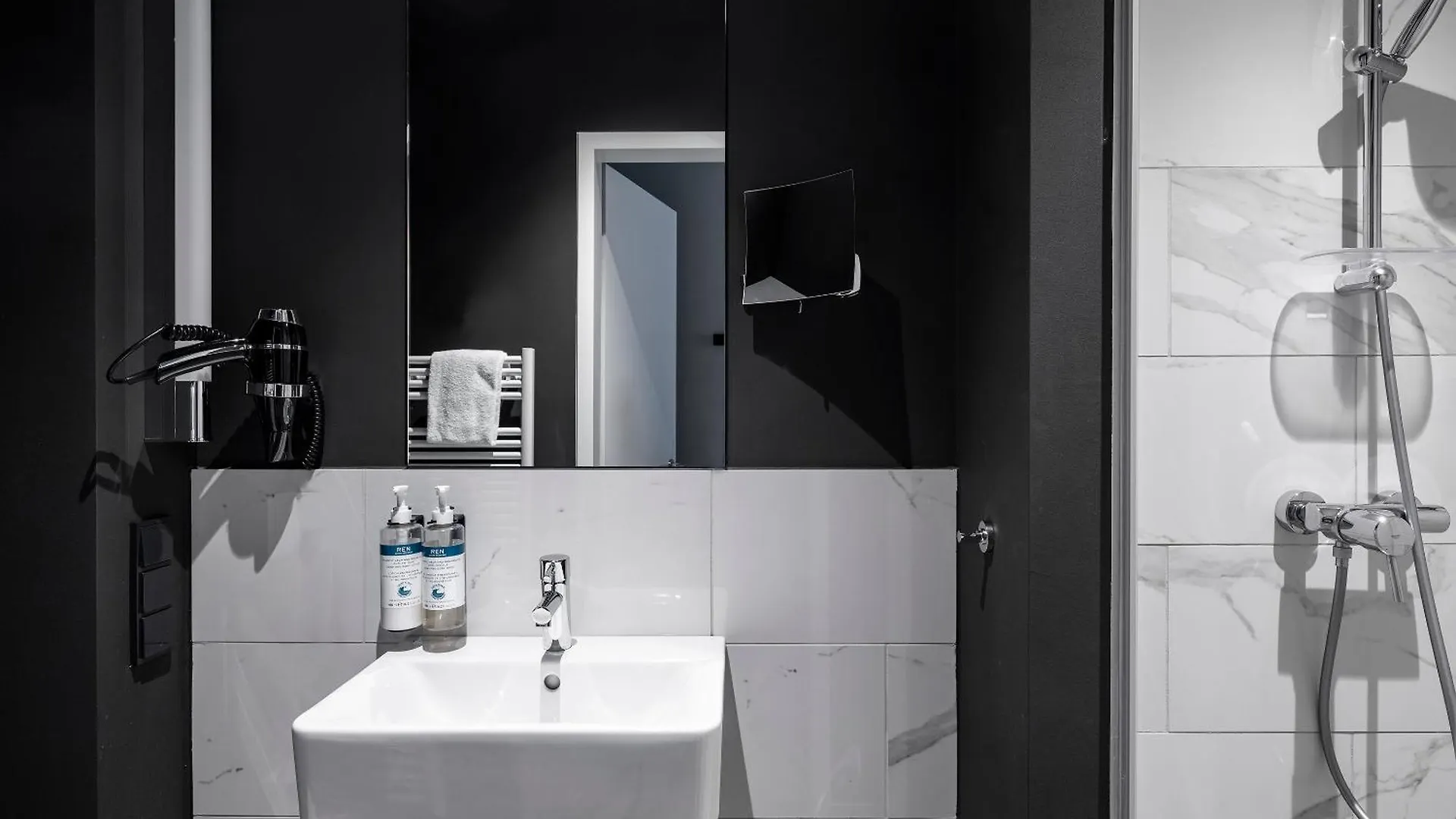Aparthotel Numa Frankfurt Bloc Francoforte sul Meno 4*,  Germania